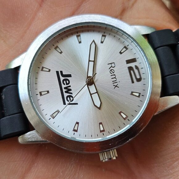 Other - Remix Unisex Wristwatch Quartz Analog Silver Tone case Black Rubber Strap Watch